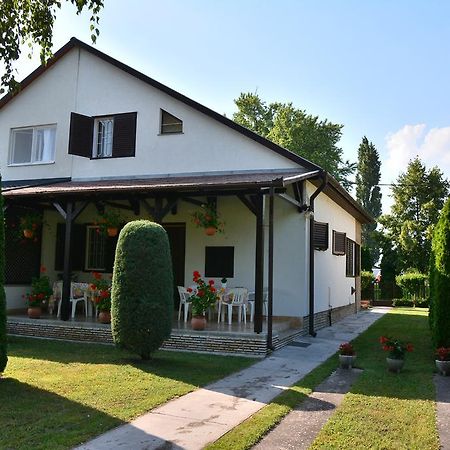 Willa Rozsa Nyaralohaz Balatonboglár Zewnętrze zdjęcie