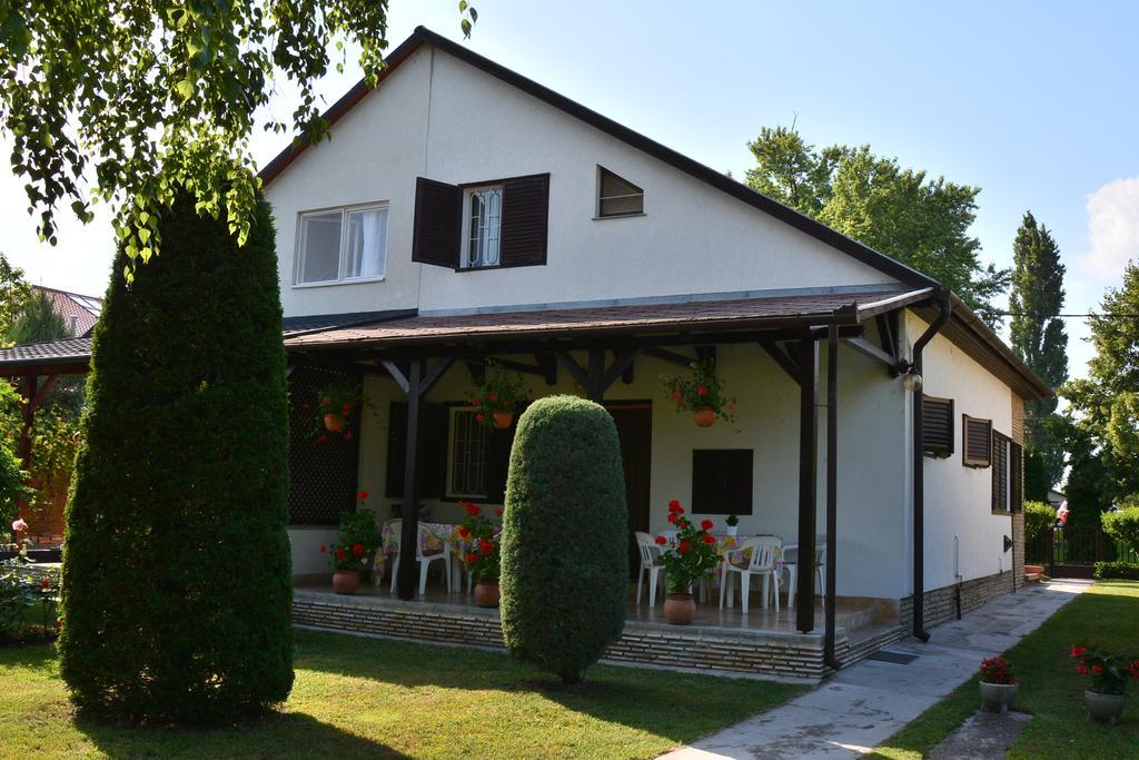 Willa Rozsa Nyaralohaz Balatonboglár Zewnętrze zdjęcie